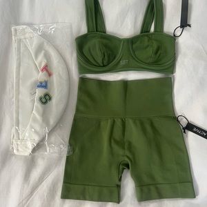 SET ACTIVE Workout Set + Fanny Pack
